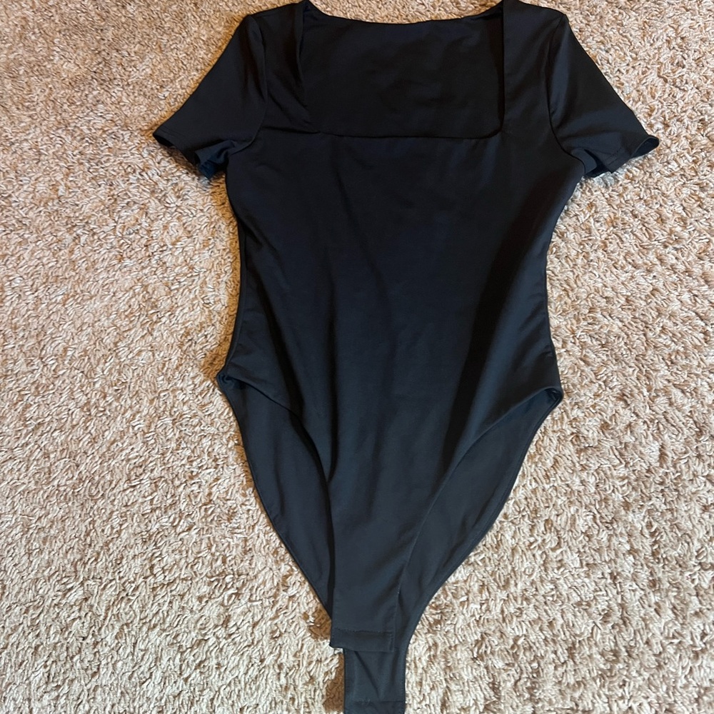 Black Bodysuit with Square Neckline and Cap Sleeves